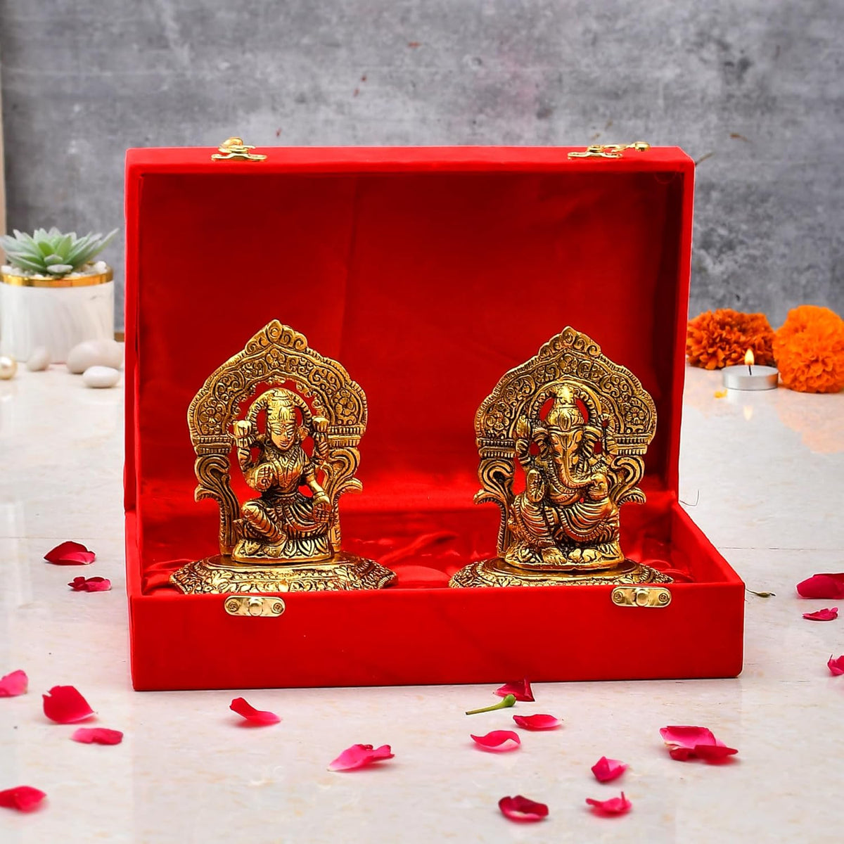 CraftVatika Metal Laxmi Lakshmi Ganesh Gift Items for Cooperate, Ganesh Idol for Gift, Gift for Ganpati Festival, Anniversary, Wedding Gift, Housewarming with Velvet Box Packing (Set of 1)